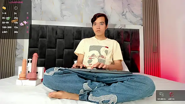 Snapshot of bunny_maxi chatting on October 2025 12:24:02 PM bunny maxi online show from October 2025 12:24:02 PM