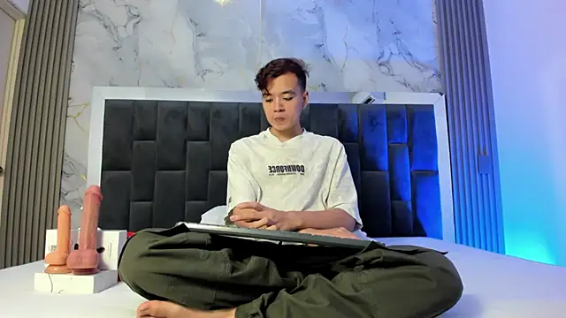 Snapshot of bunny_maxi chatting on October 2025 12:37:01 PM bunny maxi online show from October 2025 12:37:01 PM