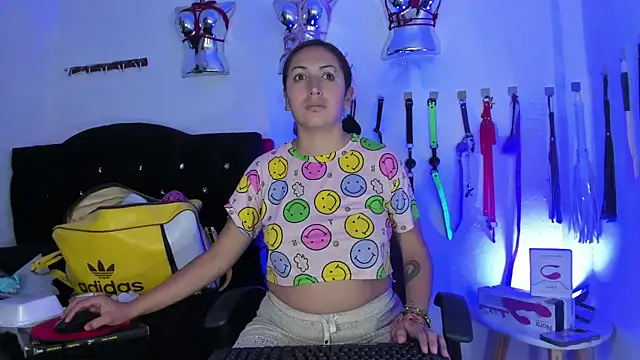 LucyStrike  online show from November 2025 10:42:02 PM