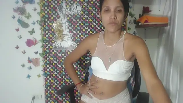 Snapshot of KamileLatinasexy chatting on February 2025 01:46:02 AM KamileLatinasexy online show from February 2025 01:46:02 AM