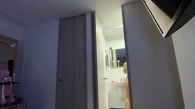 candy-sam28 online show from April 2026 11:43:02 PM