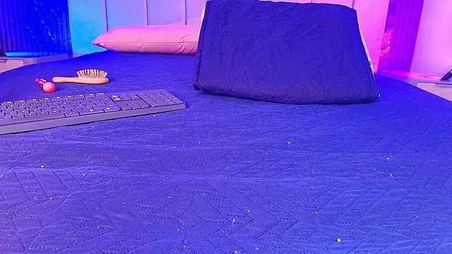 hot dione online show from March 2026 07:15:02 PM