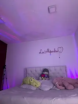 alee lenoxx online show from April 2026 02:10:01 PM