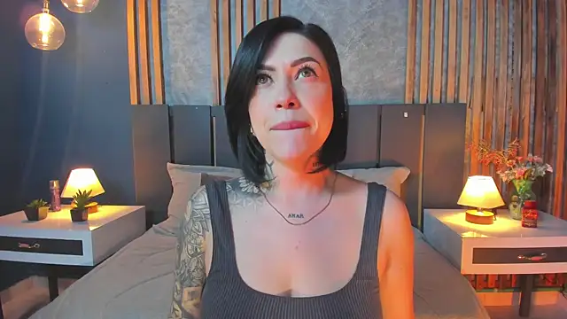 Hannah Borbon online show from February 2025 04:20:01 AM