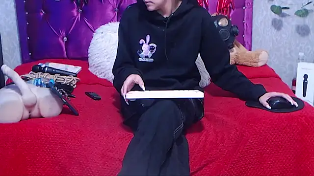 AyshaScott online show from November 2025 01:15:02 PM