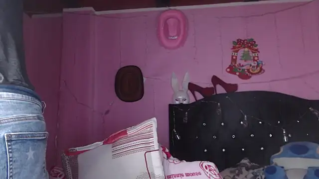 NikkiRous  online show from March 2025 06:42:01 PM