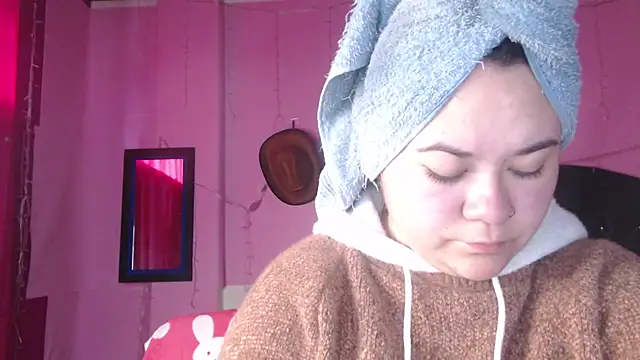 NikkiRous  online show from October 2025 12:34:02 PM