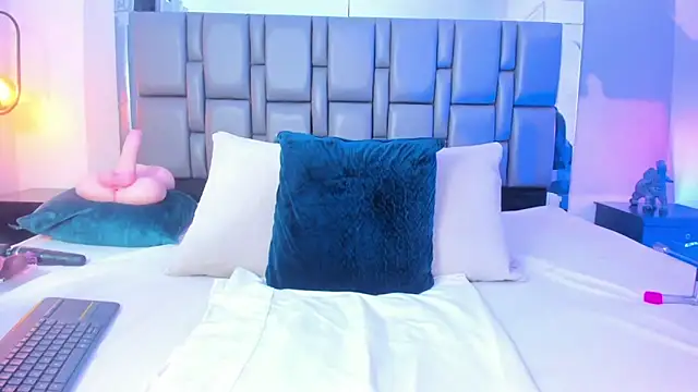 Emily Gil1 online show from January 2025 02:07:01 PM