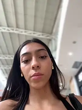 Snapshot of Ema_azel chatting on March 2025 07:01:02 PM Ema azel online show from March 2025 07:01:02 PM