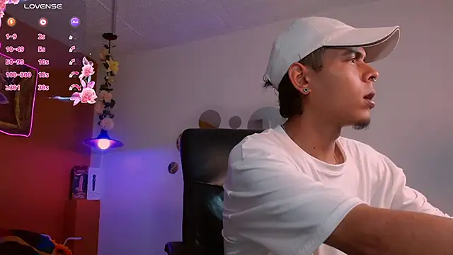 Snapshot of KokoAndRin chatting on January 2025 07:11:01 PM KokoAndRin online show from January 2025 07:11:01 PM