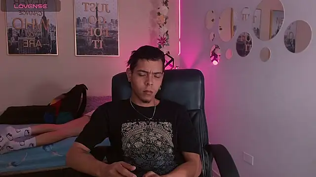 Snapshot of KokoAndRin chatting on January 2025 07:40:01 PM KokoAndRin online show from January 2025 07:40:01 PM