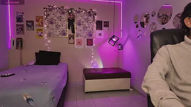 Snapshot of KokoAndRin chatting on February 2025 07:05:02 PM KokoAndRin online show from February 2025 07:05:02 PM