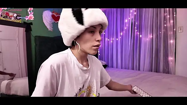 Snapshot of KokoAndRin chatting on November 2025 07:18:02 AM KokoAndRin online show from November 2025 07:18:02 AM