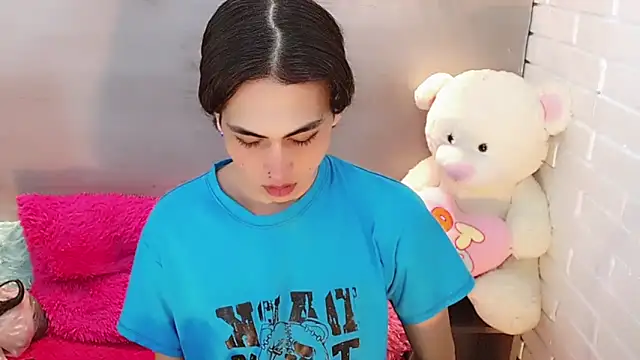 Daniela Pink  online show from September 2025 07:37:01 PM