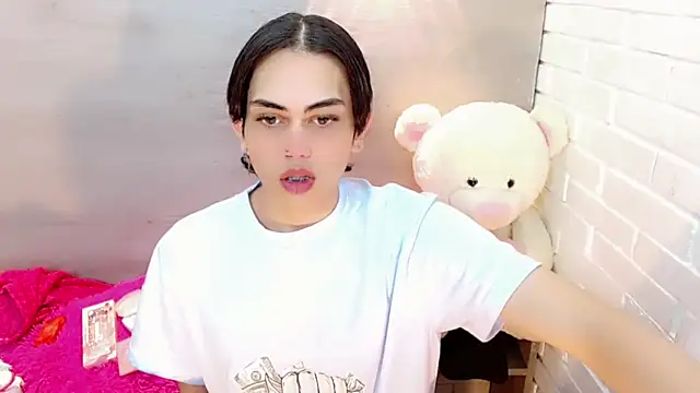 Daniela Pink  online show from November 2025 07:36:02 PM