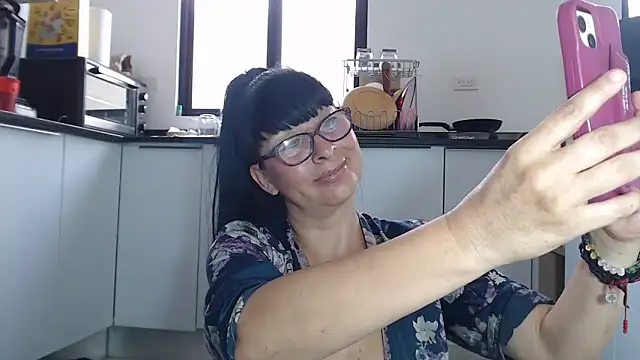 Snapshot of HellenLatin chatting on May 2026 07:55:02 PM HellenLatin online show from May 2026 07:55:02 PM