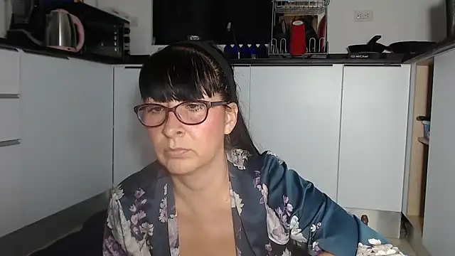 Snapshot of HellenLatin chatting on May 2026 09:13:02 AM HellenLatin online show from May 2026 09:13:02 AM