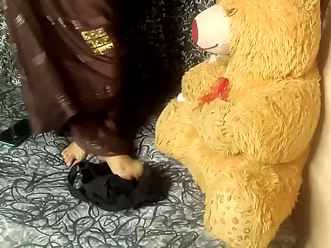 shuhana  online show from February 2025 01:15:02 AM