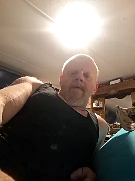 Snapshot of MagicAdmiralty5 chatting on November 2025 11:18:02 PM MagicAdmiralty5 online show from November 2025 11:18:02 PM