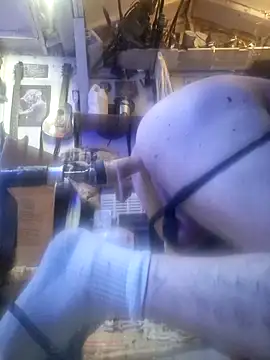 Snapshot of MagicAdmiralty5 chatting on March 2026 10:10:02 PM MagicAdmiralty5 online show from March 2026 10:10:02 PM