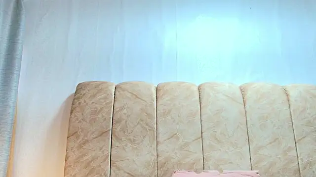 Zoe Curvy online show from November 2025 12:31:02 PM