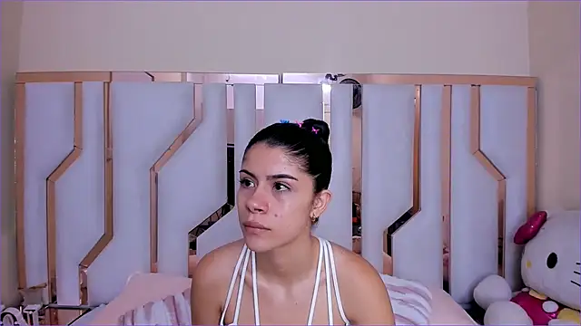 TifanyChill online show from November 2025 05:23:02 PM