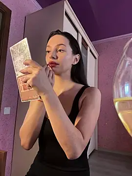 Kristis43 online show from June 2026 12:30:01 PM