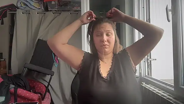 minette-sexy online show from November 2025 01:00:01 PM