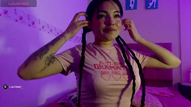 lauvelez   online show from March 2026 01:22:02 PM