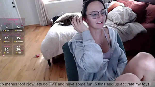 Plantbabeee online show from February 2026 06:03:01 PM