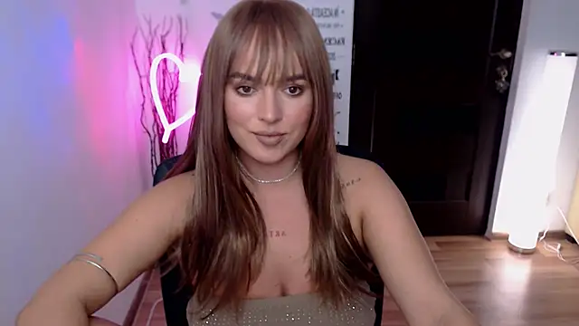 Snapshot of ChloeJewel1 chatting on December 2025 02:01:01 PM ChloeJewel1 online show from December 2025 02:01:01 PM