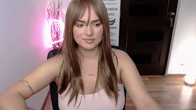 Snapshot of ChloeJewel1 chatting on February 2026 12:26:02 PM ChloeJewel1 online show from February 2026 12:26:02 PM