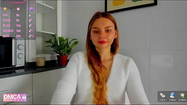 Snapshot of Molly_sweetie chatting on April 2026 06:28:02 AM Molly sweetie online show from April 2026 06:28:02 AM