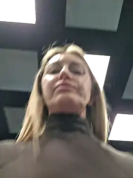 Miss    Mia  online show from January 2026 12:20:02 PM