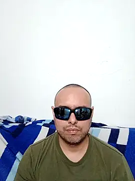 Snapshot of ElSunEagle chatting on May 2026 02:31:02 AM ElSunEagle online show from May 2026 02:31:02 AM