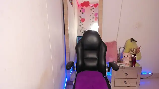 Snapshot of hellensexy chatting on February 2025 09:20:02 PM hellensexy online show from February 2025 09:20:02 PM