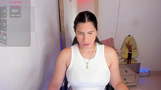 Snapshot of hellensexy chatting on January 2026 09:57:01 PM hellensexy online show from January 2026 09:57:01 PM