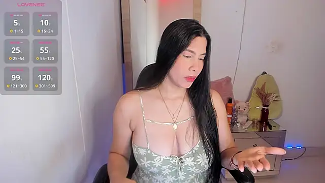 Snapshot of hellensexy chatting on February 2026 04:27:02 PM hellensexy online show from February 2026 04:27:02 PM