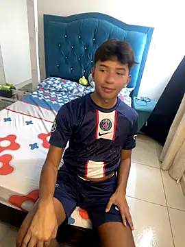 Leonarrrd 01 online show from September 2025 08:45:01 PM