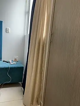 Leonarrrd 01 online show from October 2025 09:02:01 PM