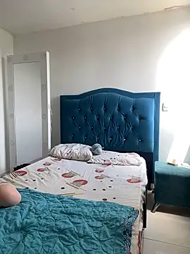 Leonarrrd 01 online show from October 2025 04:35:02 PM