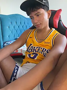 Leonarrrd 01 online show from December 2025 09:54:01 PM