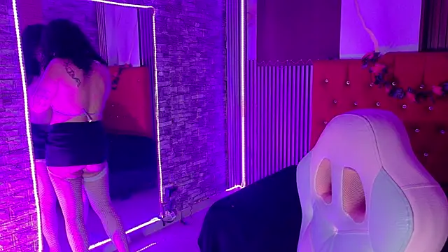 miahernadez303av online show from March 2026 05:02:01 AM