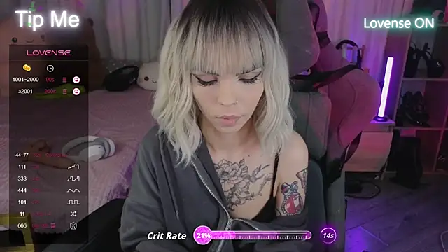 Kerry Kirk online show from October 2025 10:28:02 PM