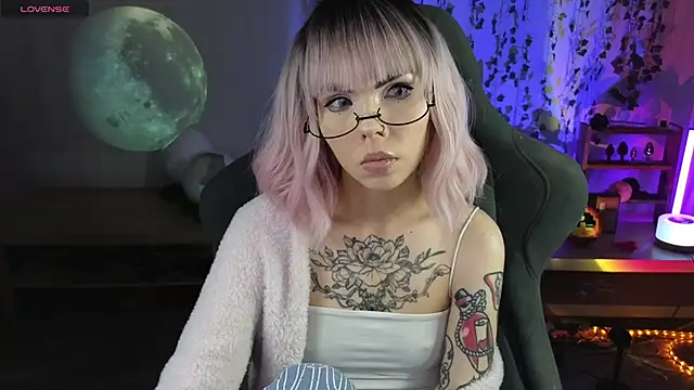 Kerry Kirk online show from April 2026 08:42:02 PM