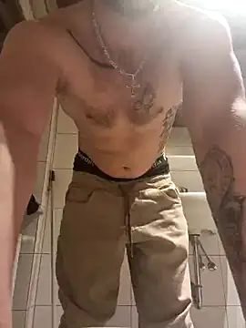 Snapshot of magicSeX4You chatting on February 2025 10:42:02 PM magicSeX4You online show from February 2025 10:42:02 PM