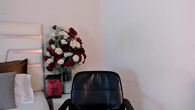 CamilaSofiia online show from March 2025 01:37:01 AM