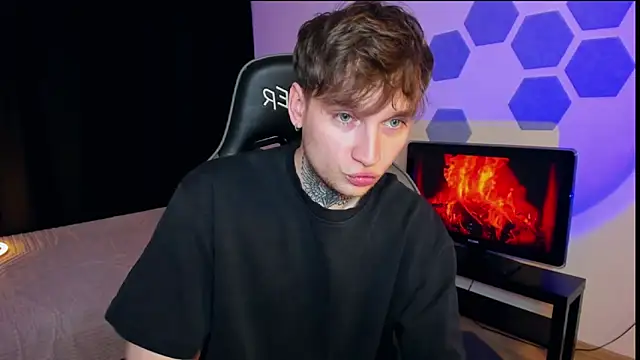 Chris Tyson online show from February 2025 12:42:01 AM