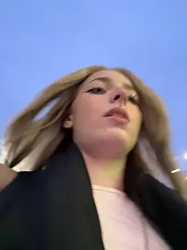 LoraaDoll online show from October 2025 02:31:01 PM