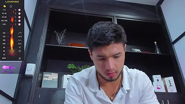 EdwardRoss  online show from February 2025 11:49:01 PM